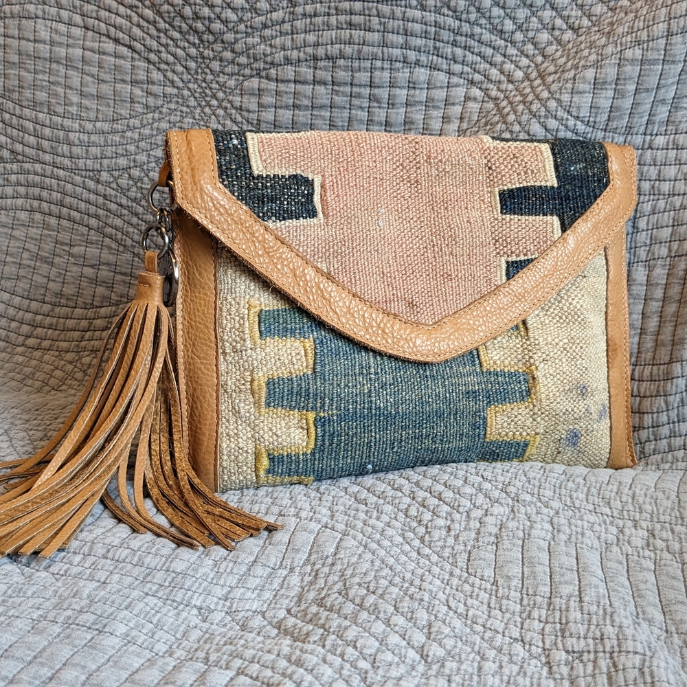 Tylie malibu Boho Carpet Clutch